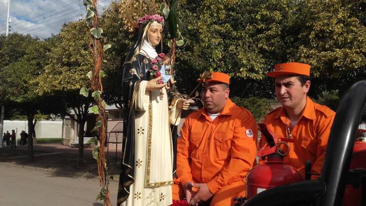 Imágenes de la Celebración religiosa en Honor a Santa Rosa de Lima.