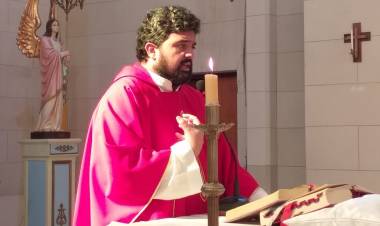 Audio: Celebración Viernes Santo, Padre Fernando Malpiedi, Gral. Roca, Cba.