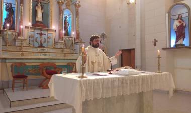 Audio: Santa Misa Domingo de Pascua, celebrada por el Padre Fernando Malpiedi, Parroquia Santa Rosa de Lima, Gral. Roca.